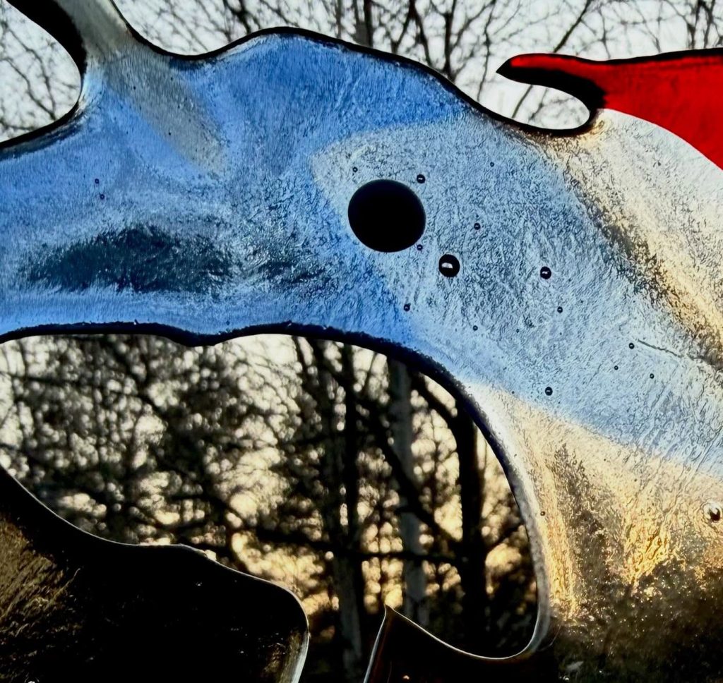 Instagram post from vivia.art. This post is in position 7.