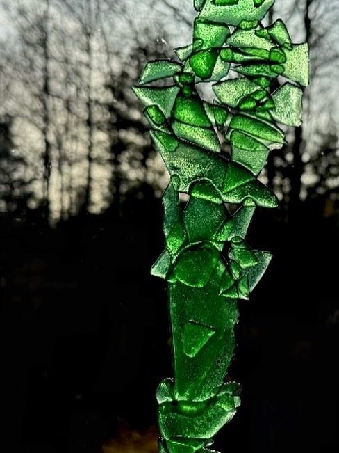 Instagram post from vivia.art. This post is in position 5.