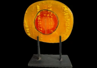 Instagram post from vivia.art. This post is in position 1.