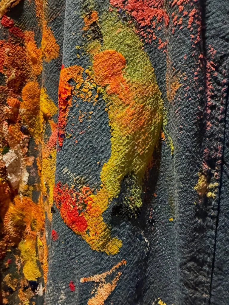 Instagram post from vivia.art. This post is in position 1.