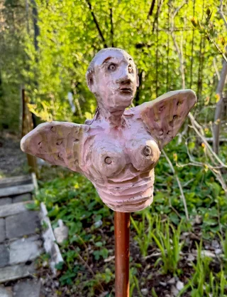 Instagram post from vivia.art. This post is in position 1.