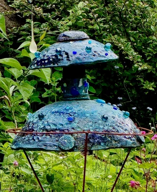 Instagram post from vivia.art. This post is in position 1.