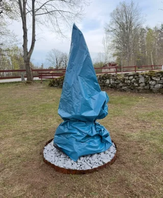 Instagram post from vivia.art. This post is in position 1.