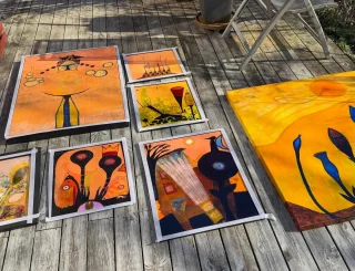 Instagram post from vivia.art. This post is in position 4.