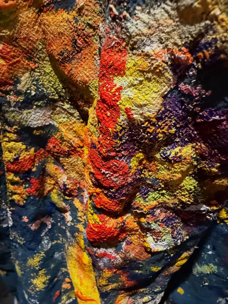 Instagram post from vivia.art. This post is in position 0.